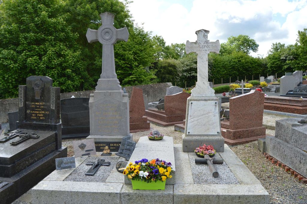 cimetière de Moon-sur-Elle, tombeau de la famille Lefoulon (GL)